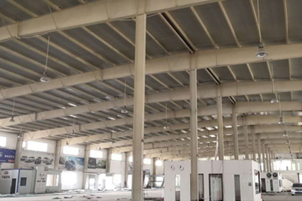 出售30加30米跨，152米長(zhǎng)，8米高庫(kù)房，柱子400變900*220，中柱400*200 大梁900變500*220，檁條200